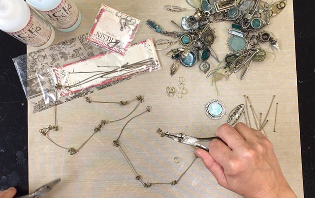 Susan Lenart Kazmer Using ICE Resin® Jewelry Wires to Create a Necklace