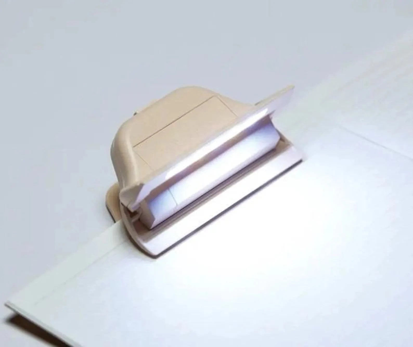Sun-Star Terasuno Book Light Clip - Pink Tools & Accessories Sun-Star 